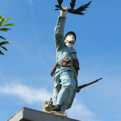 Poilu victorieux – Monuments aux morts – Boursies