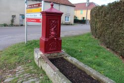 Borne-fontaine – Goncourt